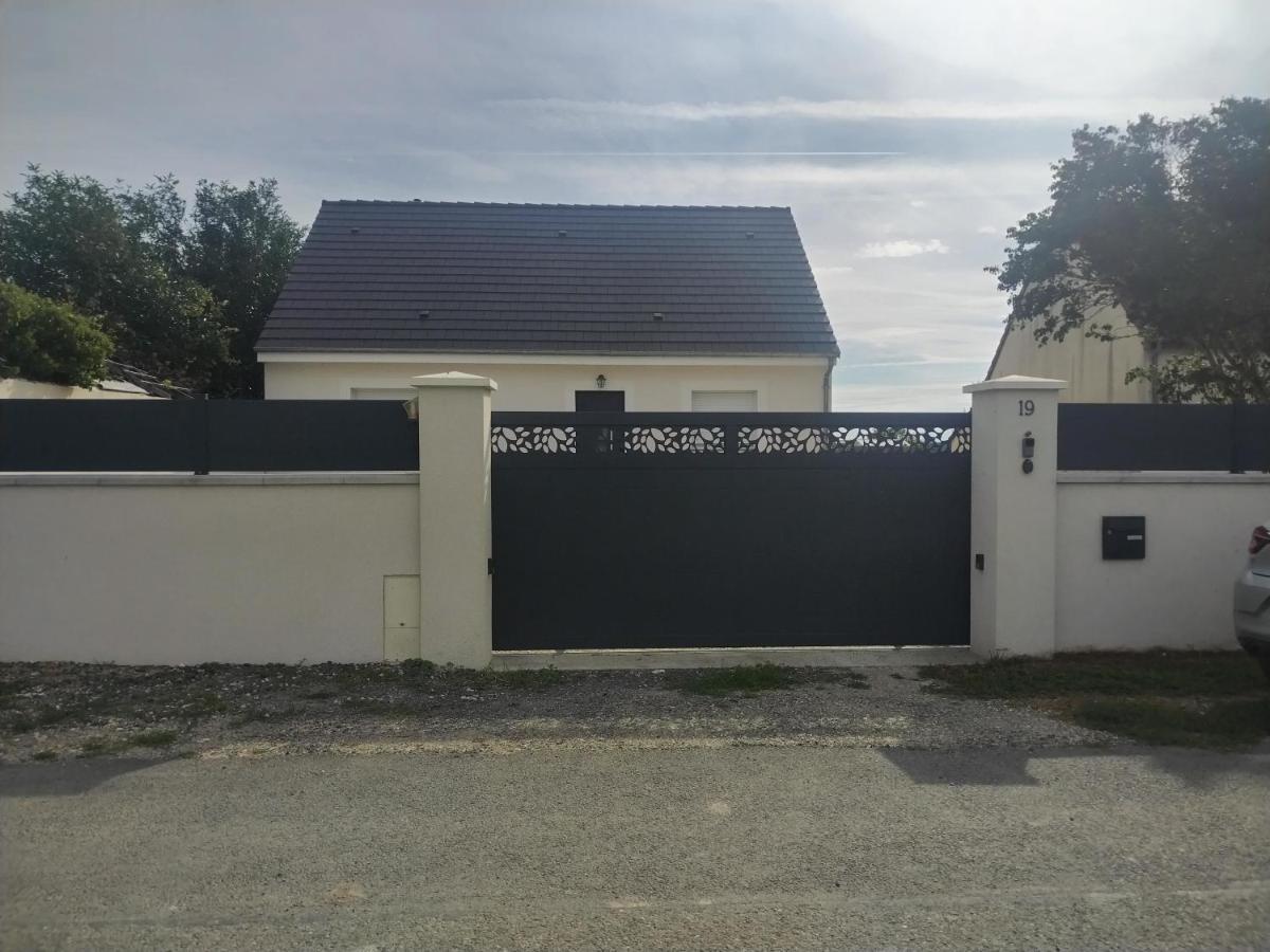 Petite Maison Au Calme Poupry Exteriér fotografie