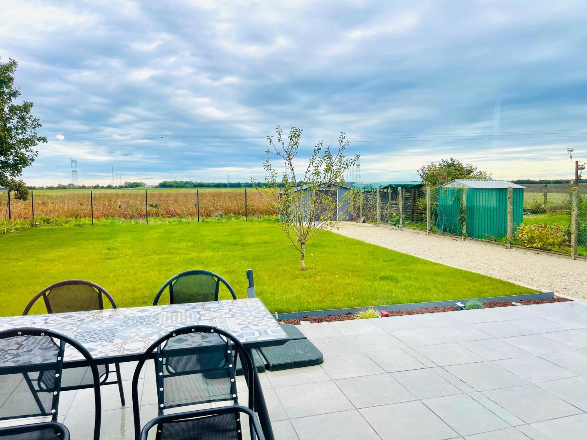 Petite Maison Au Calme Poupry Exteriér fotografie