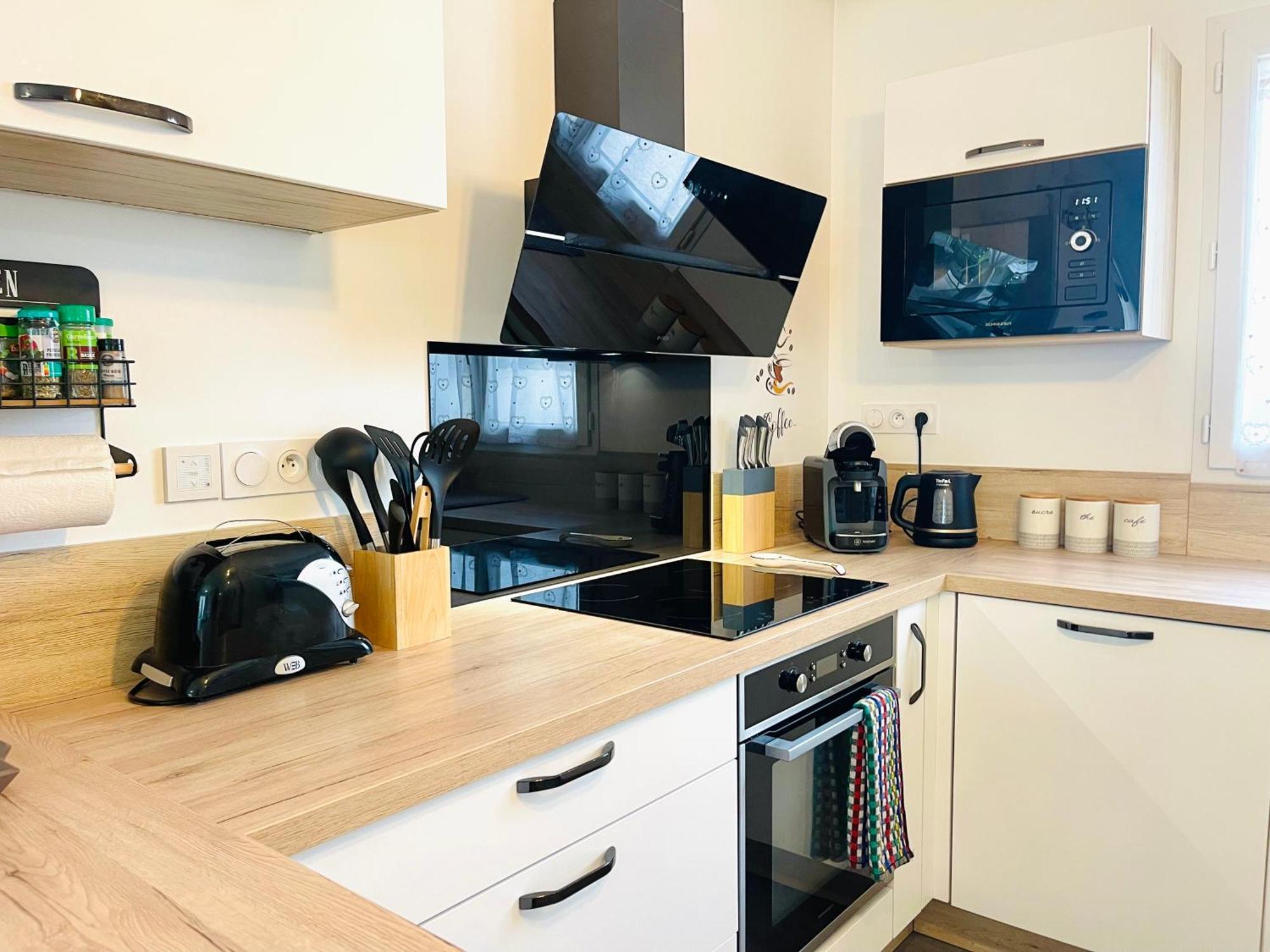 Petite Maison Au Calme Poupry Exteriér fotografie