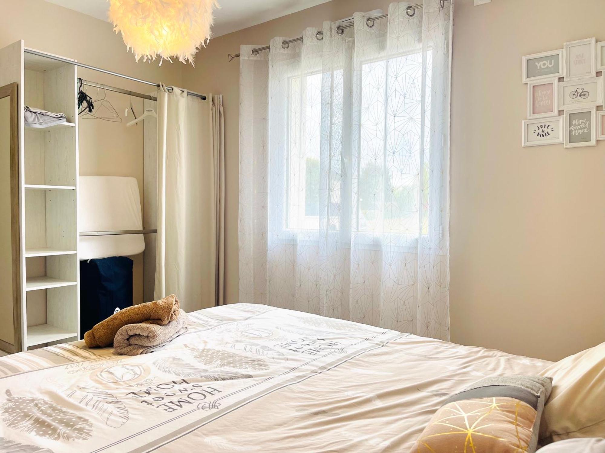 Petite Maison Au Calme Poupry Exteriér fotografie